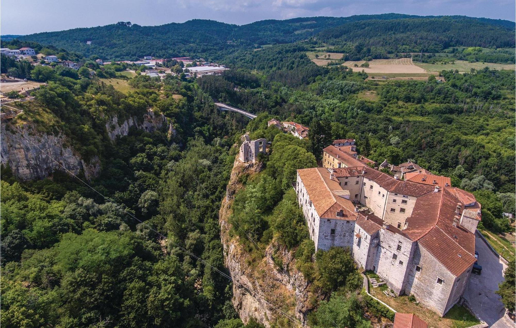 Cozy Home In Pazin With House A Panoramic View Экстерьер фото